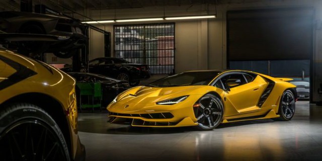 Cận cảnh siêu phẩm Lamborghini Centenario màu vàng rực tại Mỹ - Ảnh 9.