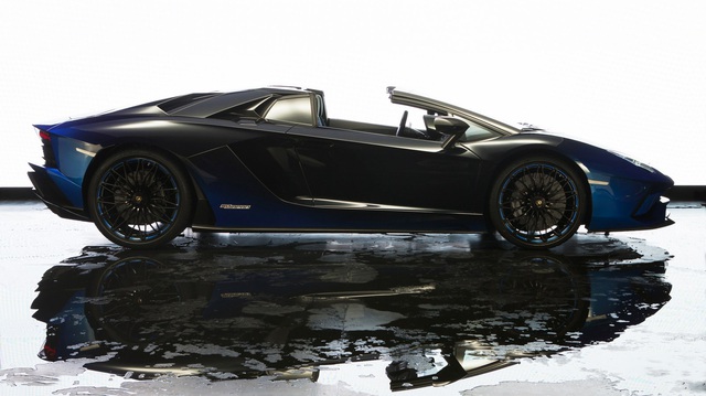 Lamborghini trình làng Aventador S mui trần bản giới hạn tại Nhật Bản