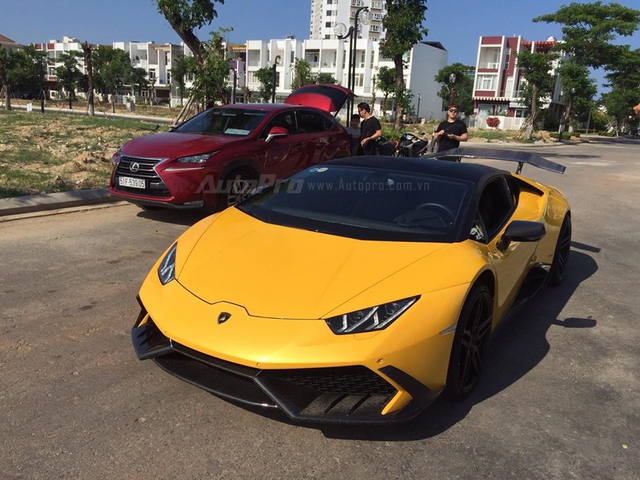Cặp đôi Lamborghini Huracan độ khủng, biển VIP, đọ dáng cùng nhau tại Đà Nẵng - Ảnh 9.