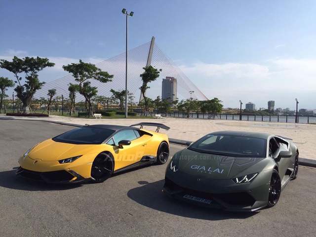 Cặp đôi Lamborghini Huracan độ khủng, biển VIP, đọ dáng cùng nhau tại Đà Nẵng - Ảnh 1.