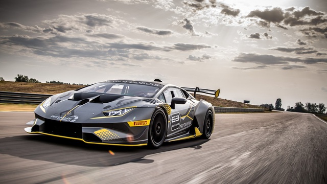 Lamborghini vén màn phiên bản đường đua của siêu xe Huracan