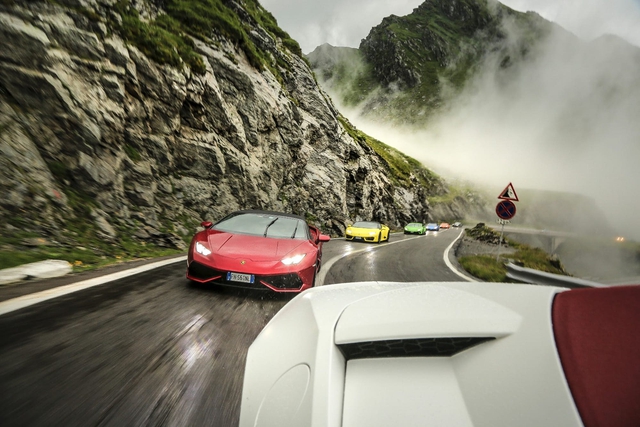Mãn nhãn với hành trình siêu xe Lamborghini Huracan qua quê hương của Dracula - Ảnh 3.