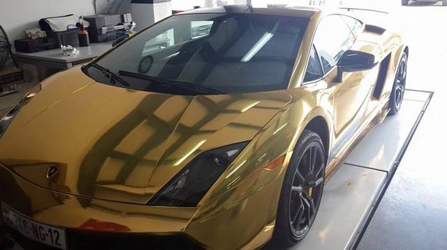 Bắt gặp Lamborghini Aventador mui trần mạ vàng trên đường phố Hà Nội - Ảnh 6.