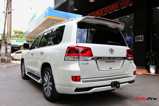 SUV hầm hố Toyota Land Cruiser VXR đi 10.000 km rao bán giá 4,8 tỷ đồng - Ảnh 19.