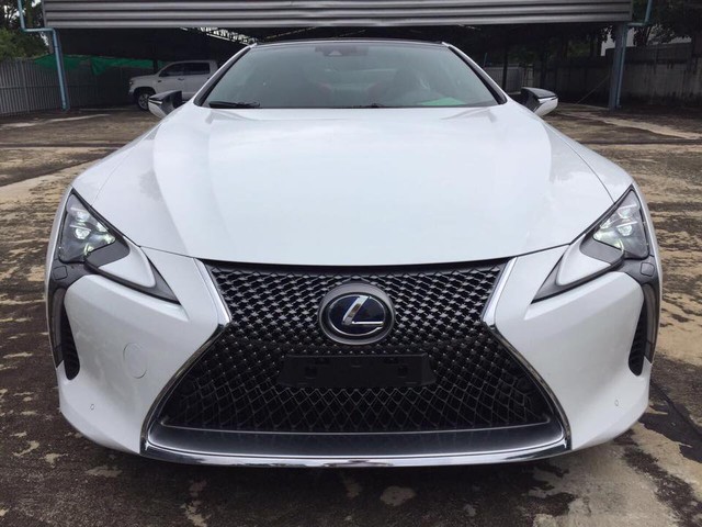 Lexus LC 500h 2018 đầu tiên cập bến Lào, đại gia Việt phát hờn - Ảnh 1.