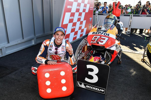 Marc Marquez bảo vệ thành công chức vô địch MotoGP - Ảnh 5. Marc Marquez bảo vệ thành công chức vô địch MotoGP - Ảnh 5.