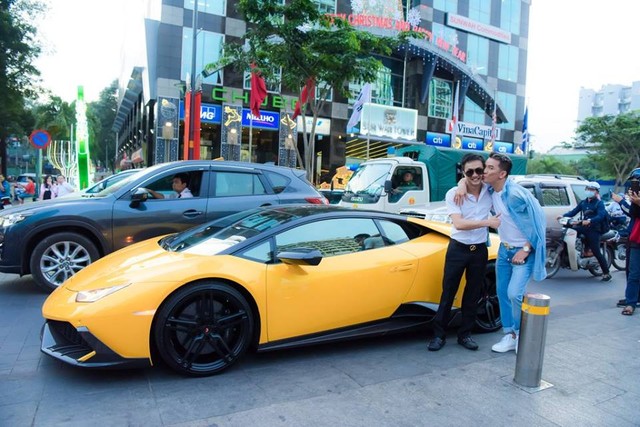 Đàm Vĩnh Hưng đưa Lamborghini Huracan của Cường Đô-la vào MV Vì Anh Là Soái Ca - Ảnh 2.