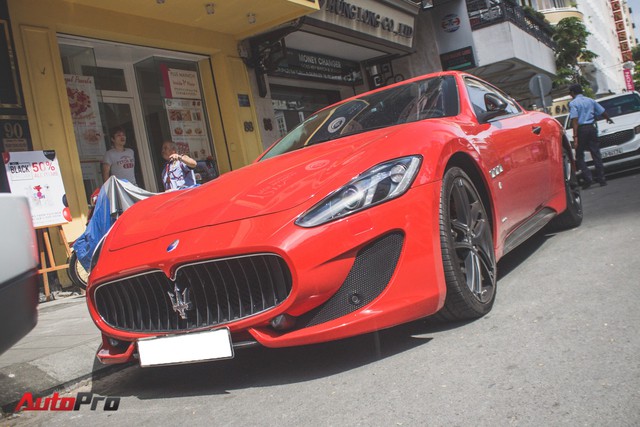 “Hàng độc” Maserati GranTurismo Sport màu đỏ trên phố Sài Gòn - Ảnh 1.