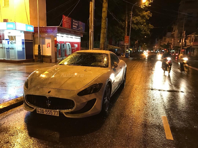 Hàng hiếm Maserati GranTurismo Sport biển đẹp Đà Nẵng thả dáng trên phố đêm tại Tây Nguyên  - Ảnh 3.