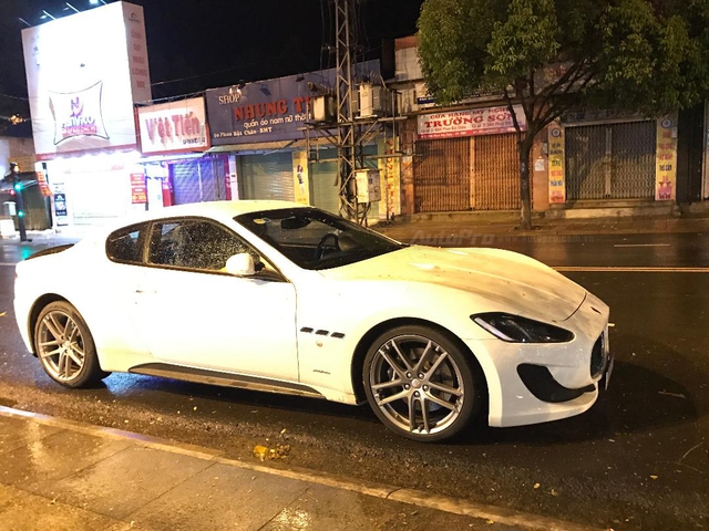 Hàng hiếm Maserati GranTurismo Sport biển đẹp Đà Nẵng thả dáng trên phố đêm tại Tây Nguyên  - Ảnh 1.