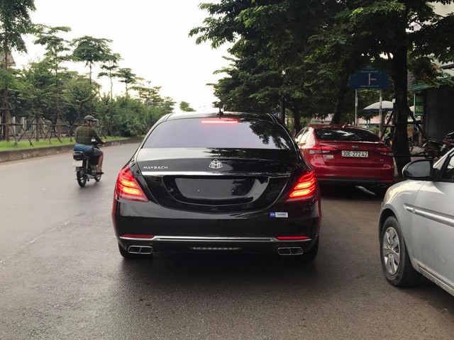 Choáng với ngoại thất chiếc xe siêu sang Mercedes-Maybach S500 tại Hà thành - Ảnh 4.