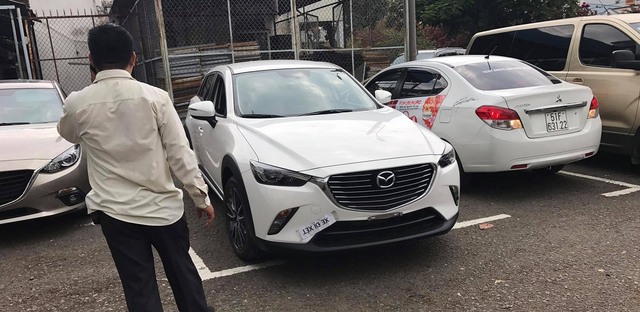 Mazda CX-3 bất ngờ được đưa đi đăng ký biển số tại Sài Gòn - Ảnh 1. Mazda CX-3 bất ngờ được đưa đi đăng ký biển số tại Sài Gòn - Ảnh 1.