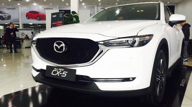 Mazda loạn giá xe giữa hãng và đại lý