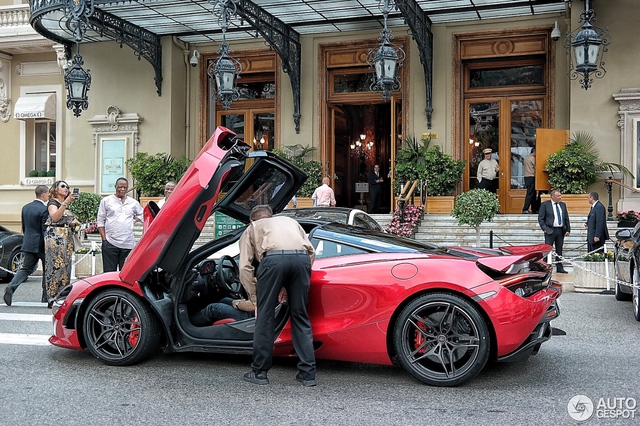 McLaren 720S đầu tiên xuất hiện tại thiên đường siêu xe - Ảnh 2. McLaren 720S đầu tiên xuất hiện tại thiên đường siêu xe - Ảnh 2.