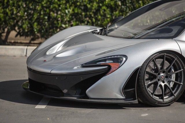 McLaren P1 với màu sơn bạc hiếm gặp được rao bán 55 tỷ Đồng - Ảnh 9.