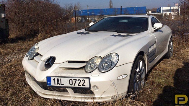 Siêu xe Mercedes-Benz SLR McLaren bị "bỏ rơi" 6 năm