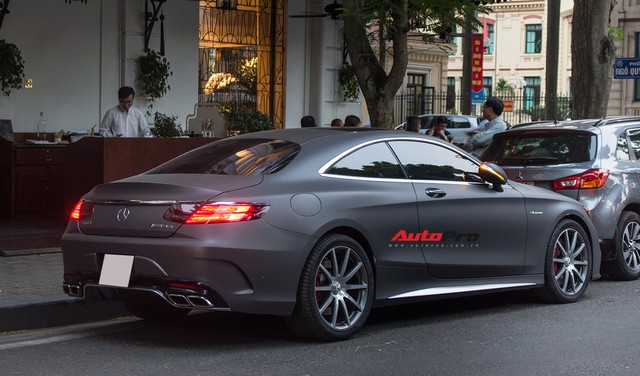 Mercedes-AMG S63 Coupe độc nhất Việt Nam thay áo mới - Ảnh 5. Mercedes-AMG S63 Coupe độc nhất Việt Nam thay áo mới - Ảnh 5.