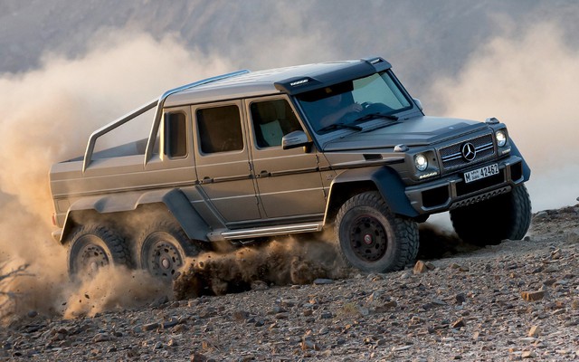 Đại gia Campuchia tậu quái vật 6 bánh Mercedes-Benz G63 AMG 6x6 - Ảnh 4.