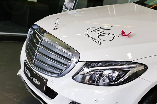 Lộ ảnh Trường Giang và Nhã Phương tậu xe sang Mercedes-Benz C250 1,68 tỷ Đồng - Ảnh 4.
