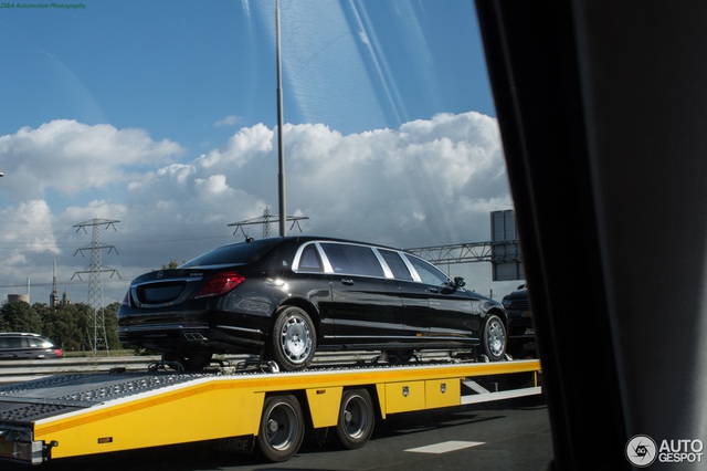 Bắt gặp xe bọc thép triệu đô Mercedes-Maybach S600 Pullman Guard được vận chuyển trên cao tốc - Ảnh 4.