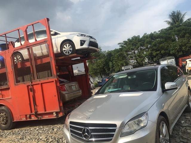 “Chuyên cơ mặt đất” Mercedes-Benz R300 cũ của ca sĩ Thu Minh được rao 1,2 tỷ đồng tại Hà Nội - Ảnh 1.