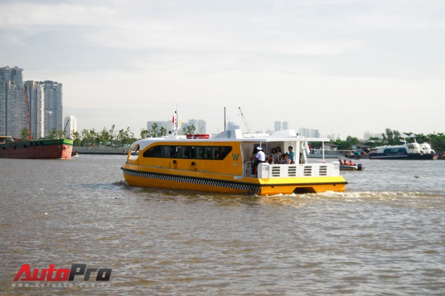 Trải nghiệm tuyến bus đường sông đầu tiên tại Việt Nam - Ảnh 7. Trải nghiệm tuyến bus đường sông đầu tiên tại Việt Nam - Ảnh 7.