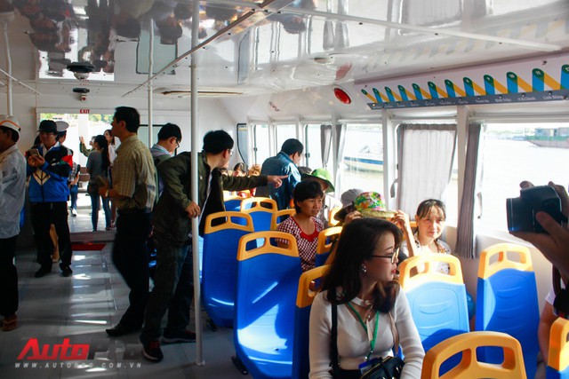 Trải nghiệm tuyến bus đường sông đầu tiên tại Việt Nam - Ảnh 8.