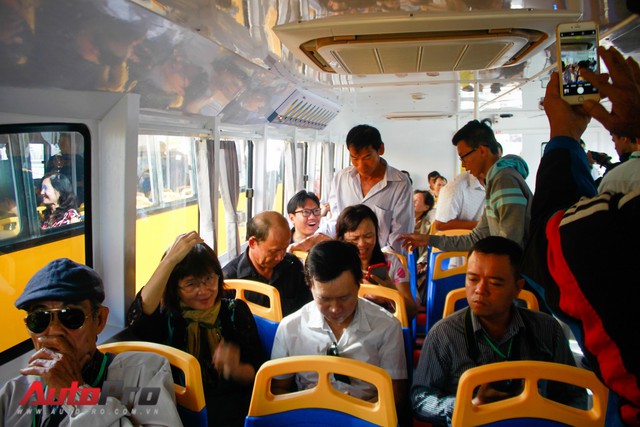 Trải nghiệm tuyến bus đường sông đầu tiên tại Việt Nam - Ảnh 10. Trải nghiệm tuyến bus đường sông đầu tiên tại Việt Nam - Ảnh 10.