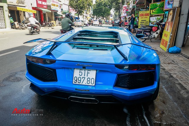 Siêu xe Lamborghini Aventador xanh dương độc nhất Việt Nam tái xuất - Ảnh 1.
