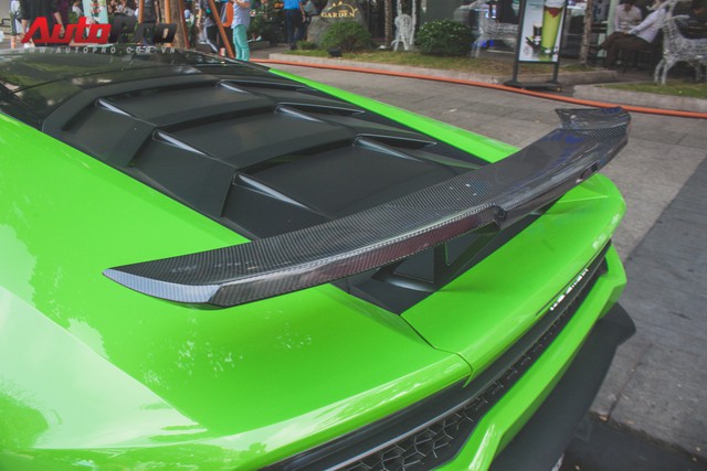 Siêu xe Lamborghini Huracan tái xuất tại Sài Gòn với diện mạo mới - Ảnh 5. Siêu xe Lamborghini Huracan tái xuất tại Sài Gòn với diện mạo mới - Ảnh 5.