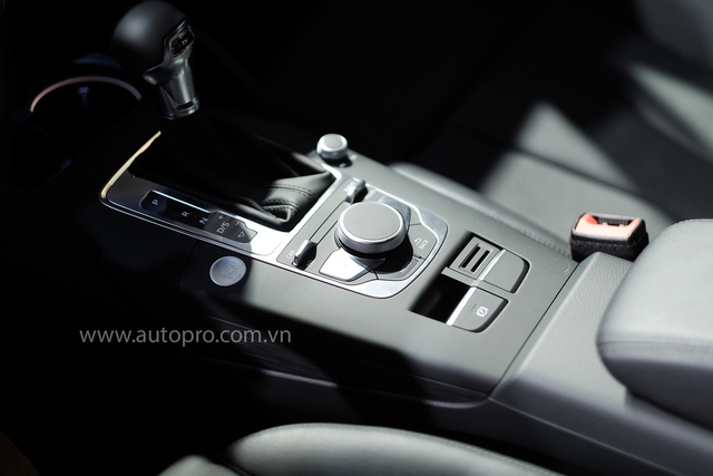 Cận cảnh Audi A3 Sportback mới ra mắt, giá từ 1,55 tỷ VNĐ - Ảnh 10.