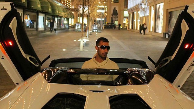 Triệu phú nhà đất "tá hỏa" khi biết chiếc Ferrari 458 Spider của mình bị cảnh sát nghiền nát