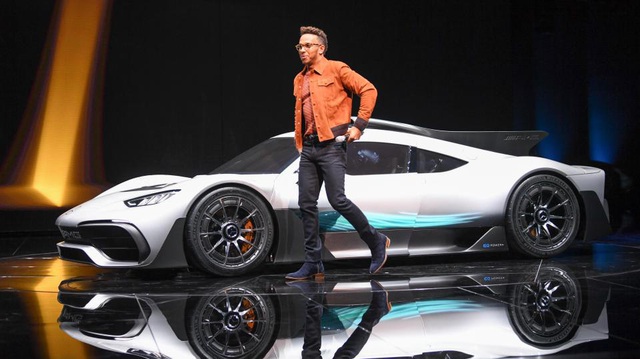 Tay đua Lewis Hamilton bỏ ra hơn 123 tỷ Đồng để mua 2 "cực phẩm" Mercedes-AMG Project One