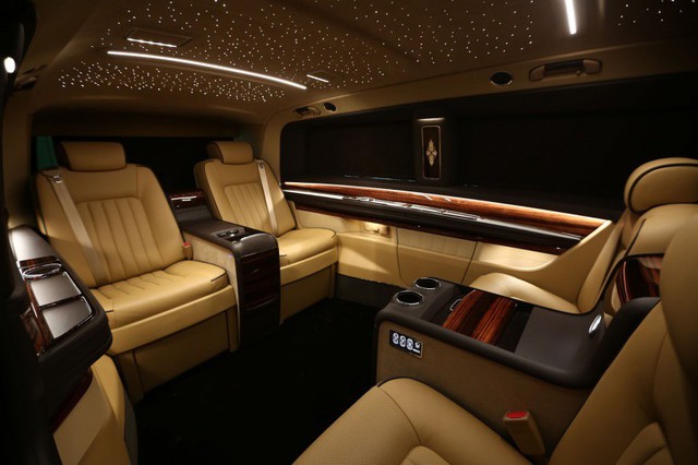Nội thất như Rolls-Royce của xe gia đình Mercedes-Benz V-Class Elegance Edition - Ảnh 1.