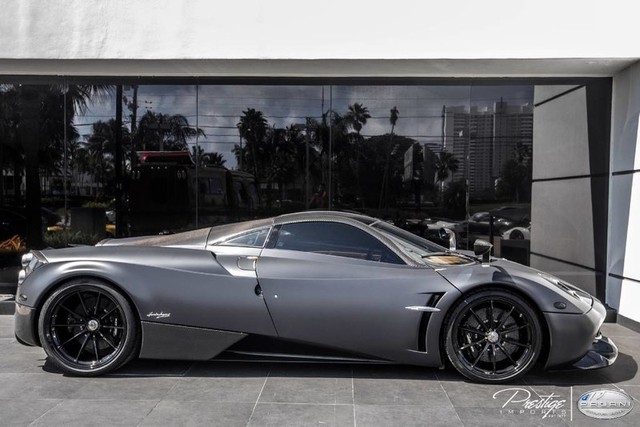 Đại lý Mỹ rao bán 2 siêu phẩm Pagani Huayra hàng hiếm - Ảnh 3. Đại lý Mỹ rao bán 2 siêu phẩm Pagani Huayra hàng hiếm - Ảnh 3.