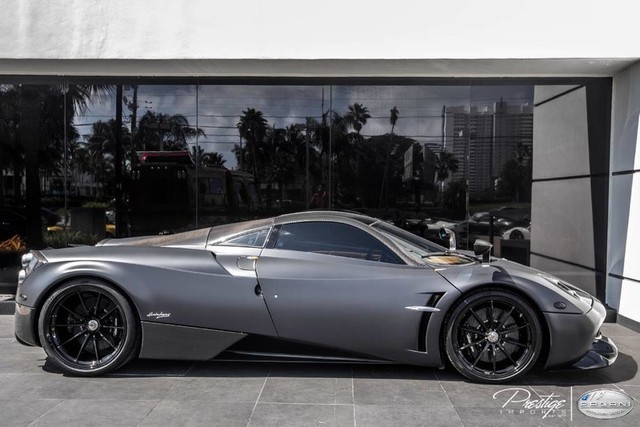 Đại lý Mỹ rao bán 2 siêu phẩm Pagani Huayra hàng hiếm - Ảnh 3.