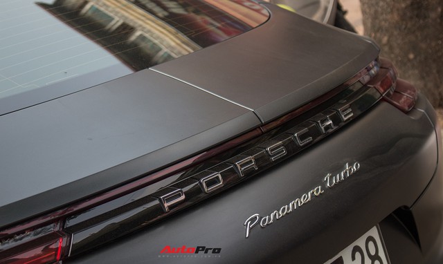 Porsche Panamera Turbo 2017 giá hơn 12 tỷ đầu tiên đổi màu tại Hà Nội - Ảnh 10.
