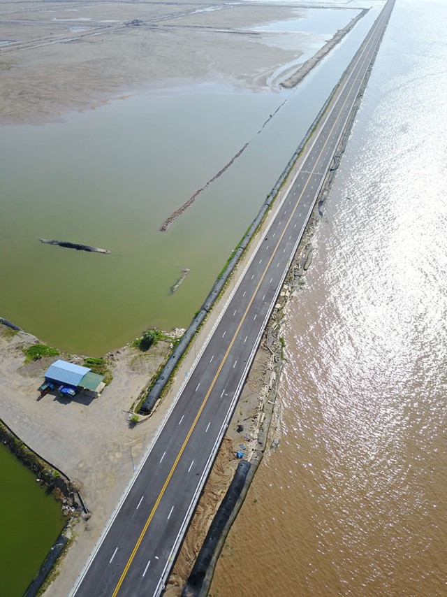 Cầu vượt biển dài nhất Việt Nam chính thức thông xe - Ảnh 2.