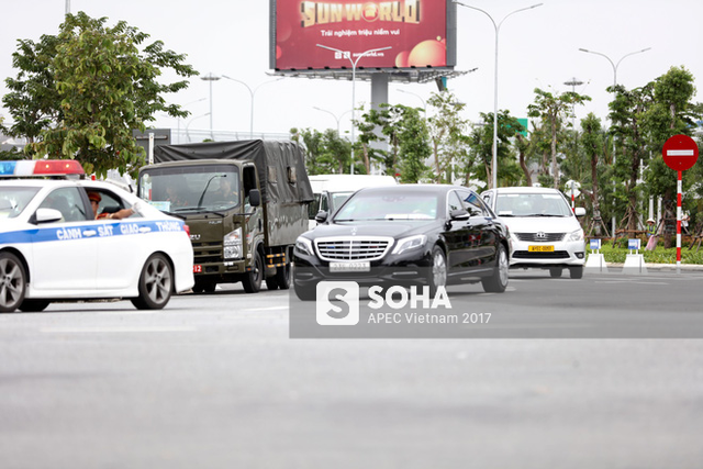Xe ô tô của đoàn Hàn Quốc tham dự APEC xuất hiện trên đường phố Đà Nẵng - Ảnh 1.