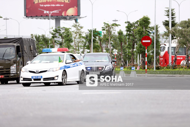 Xe ô tô của đoàn Hàn Quốc tham dự APEC xuất hiện trên đường phố Đà Nẵng - Ảnh 2.
