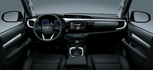 Toyota Việt Nam giới thiệu Hilux phiên bản cải tiến 2017 với giá rẻ hơn - Ảnh 6.