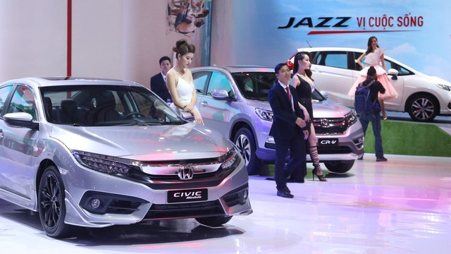 Ô tô Việt Nam từ cột mốc 1/1/2018: Ba sông đổ về một bể - Ảnh 1.