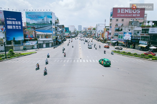 Có những ngày như thế: Sài Gòn không còi xe, khói bụi và không ùn tắc lúc 5 giờ chiều - Ảnh 13.
