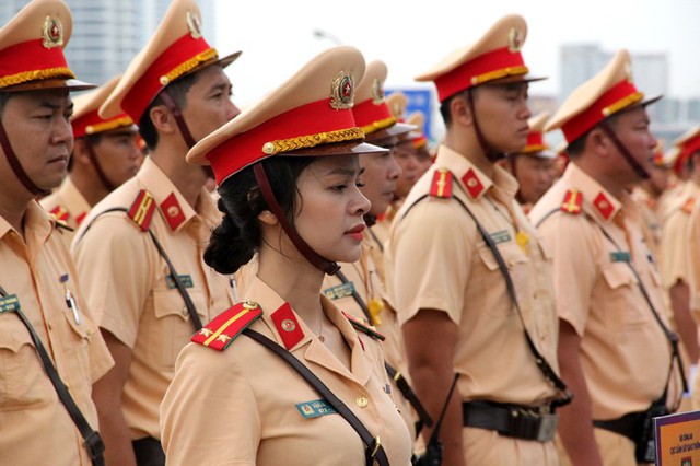 Ra quân 1.000 cán bộ chiến sĩ đảm bảo giao thông APEC - Ảnh 4.