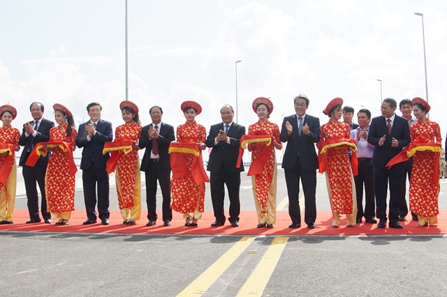 Cầu vượt biển dài nhất Việt Nam chính thức thông xe - Ảnh 5.