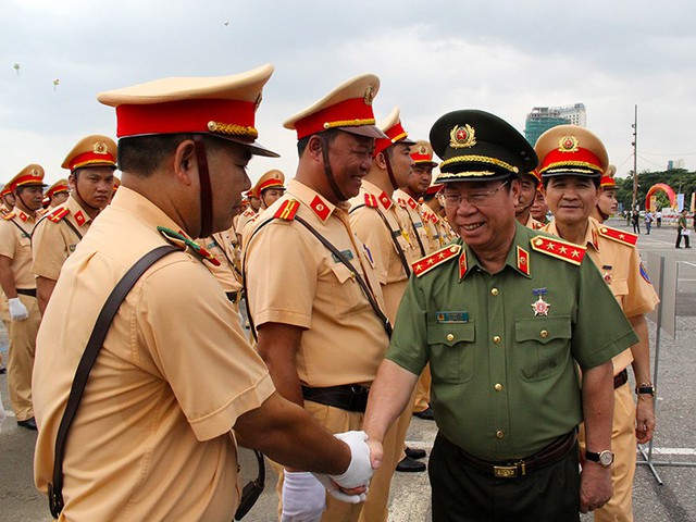 Ra quân 1.000 cán bộ chiến sĩ đảm bảo giao thông APEC - Ảnh 5.