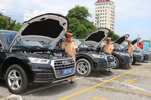 Hơn 1.000 ô tô phục vụ Tuần lễ cấp cao APEC 2017 được kiểm định - Ảnh 5.