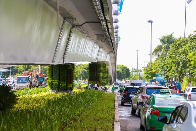 Cận cảnh cầu vượt hơn 240 tỷ đồng giải cứu kẹt xe ở sân bay Tân Sơn Nhất trước ngày khánh thành - Ảnh 10.
