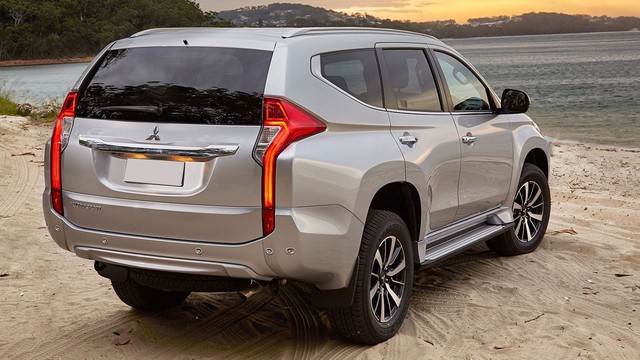 Xe Mitsubishi tiếp tục giảm giá mạnh trong tháng cuối năm