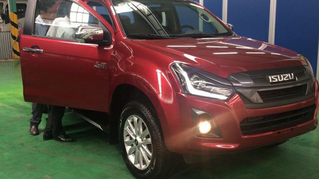 Isuzu D-Max bản nâng cấp bất ngờ xuất hiện tại Việt Nam, sử dụng động cơ mới